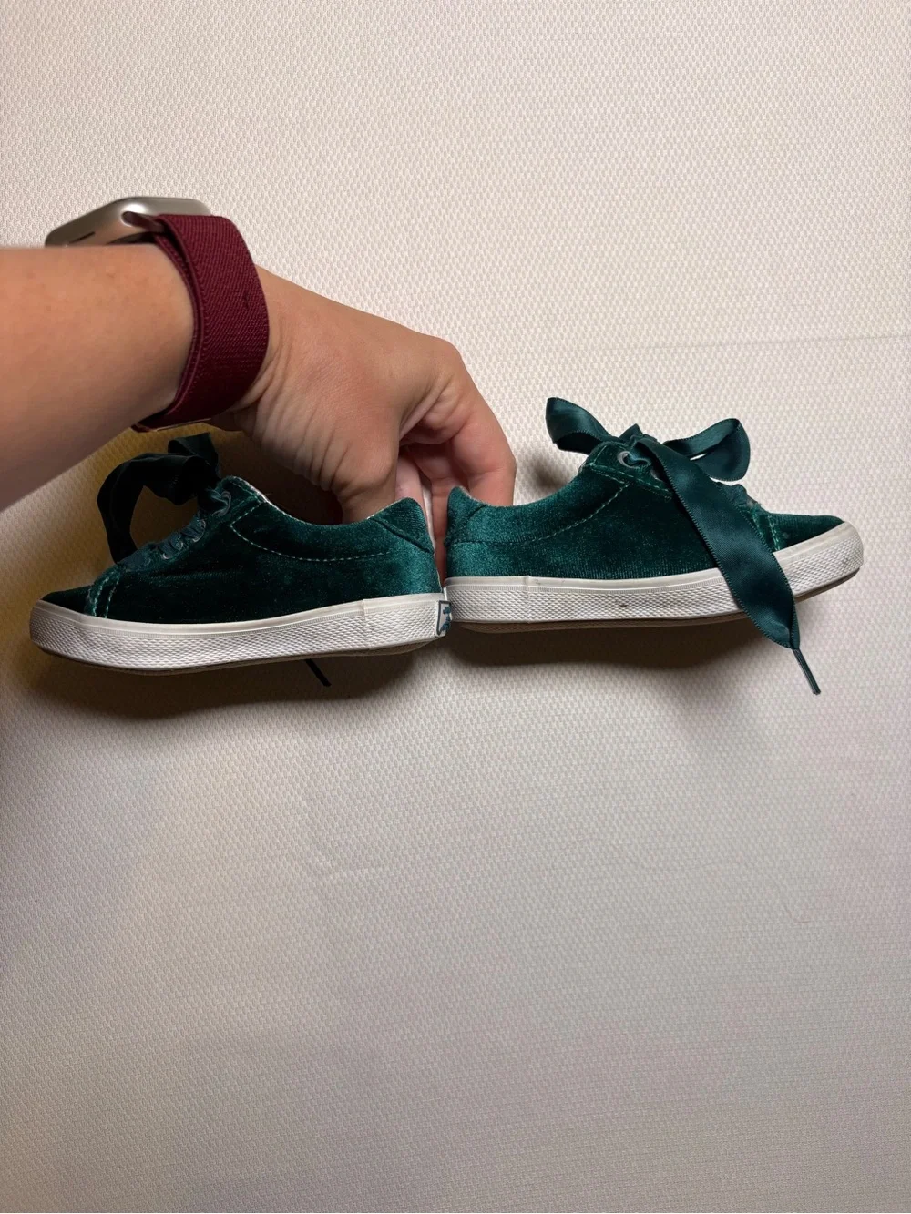 Janie and Jack Girls Emerald Green Velvet Ribbon Lace-Up Sneakers Size 5